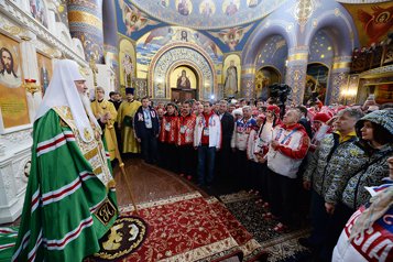 Патриарх Кирилл совершил молебен в сочинском храме Нерукотворного Образа Спасителя