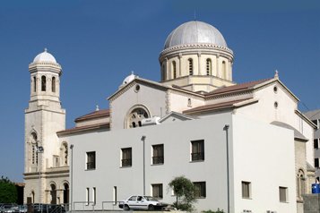 Синод Кипрской Православной Церкви осудил контракты о внебрачном сожительстве