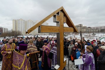 В столичном районе Люблино восстановили поклонный крест