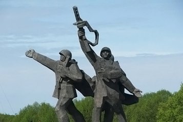 В Латвии собирают подписи в защиту памятника советским воинам-освободителям