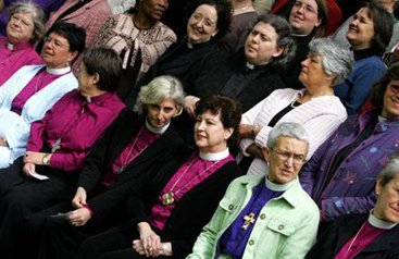 Синод Англиканской Церкви узаконил рукоположение женщин в епископы