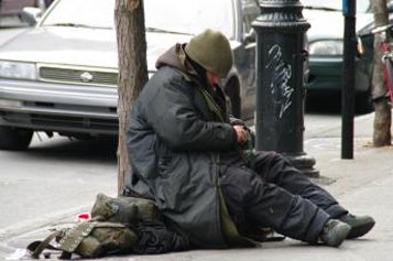 Церковь откроет первый пункт обогрева для бездомных в Москве