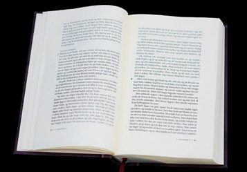 Новое издание Библии побило рекорды продаж в Норвегии