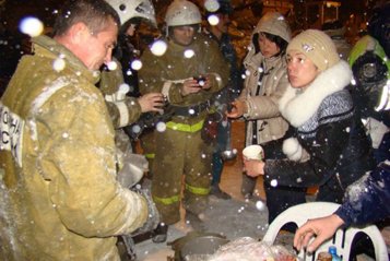Церковь и волонтеры помогают пострадавшим при обрушении дома в Таганроге