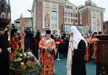 Патриарх Кирилл освятил закладной камень храма в честь новомучеников в Сретенском монастыре