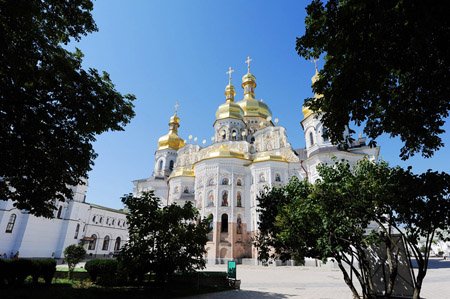 Во всех православных храмах будет совершаться особая молитва о мире на Украине