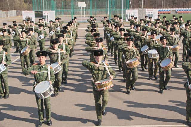 Один день в военно-музыкальном училище