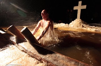 МЧС напоминает о необходимости соблюдения мер безопасности во время крещенских купаний