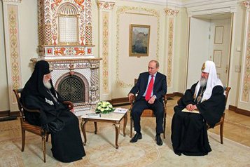 Патриарх Илия II делает все возможное для поддержания братских контактов между народами России и Грузии, считает Владимир Путин