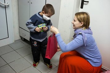 На Святках в Москве более 40 тысяч нуждающихся получили подарки