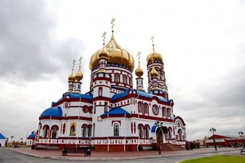 Патриарх Кирилл освятил самый крупный шахтерский храм России