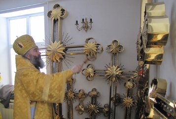45 накупольных крестов передал в дар Иерусалимской Церкви украинский священник