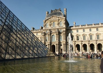 Во французском Лувре планируют открыть Русский зал