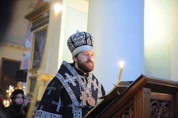 Произведение искусства, в котором используется духовная тема, не должно порочить Церковь, считает митрополит Иларион