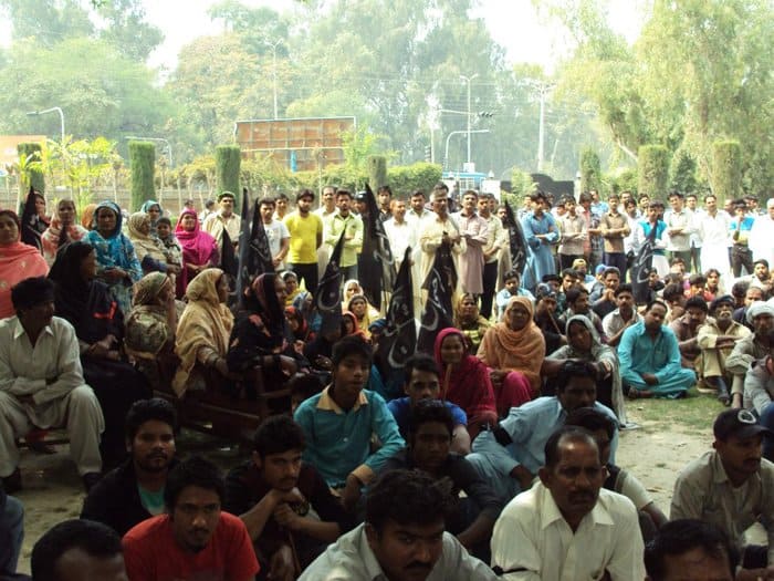 Христиане Пакистана прошли мирными маршами с осуждением погромов в Лахоре