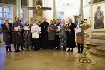 Служба помощи «Милосердие» выпустила 15 дипломированных православных нянь