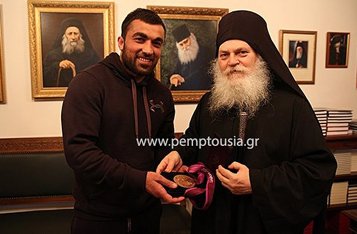 Греческий дзюдоист передал свою олимпийскую медаль в дар Богородице