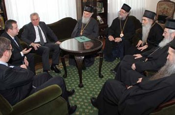 Церковь имеет право высказывать свое мнение власти, считают в Сербской Православной Церкви