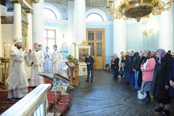 Митрополит Волоколамский Иларион совершил чин присоединения к православию временно отпавших