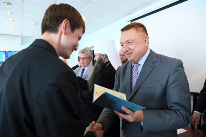 В Нижнем Новгороде вручили свидетельства о повышении квалификации учителям православных гимназий