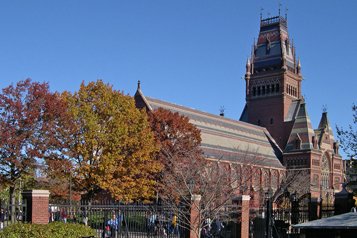 Католическая Церковь и студенты добились отмены «черной мессы» в Гарварде