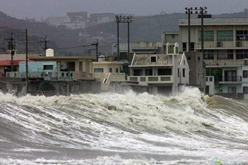 Тайфун «Ногури» затопил в Японии более 560 домов