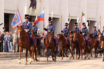 Из Москвы в Париж стартовал конный поход в память о солдатах войны 1812 года
