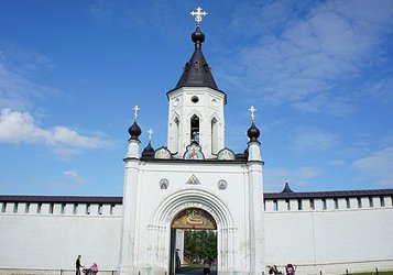 Восстановленному тверскому монастырю из Киева передали мощи 44 святых