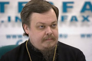 Патриарх Кирилл поздравил протоиерея Всеволода Чаплина с 45-летием