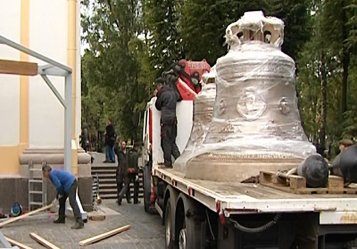 На монастырскую звонницу Александро-Невской лавры установят колокола-гиганты
