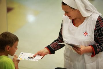 Служба «Милосердие» собрала более 160 тысяч рублей для школьников из нуждающихся семей