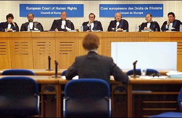 Европейский суд защитил право христианки на ношение нательного креста