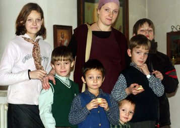 В Москве будут давать квартиры усыновителям пяти детей