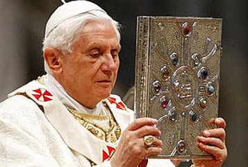 Папа Римский Бенедикт XVI призвал к молитве за мир на Ближнем Востоке