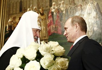 Президент России Владимир Путин поздравил патриарха Кирилла с 5-летием со дня интронизации
