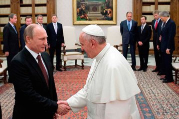 Владимир Путин подарил Папе Римскому Владимирскую икону Божией Матери