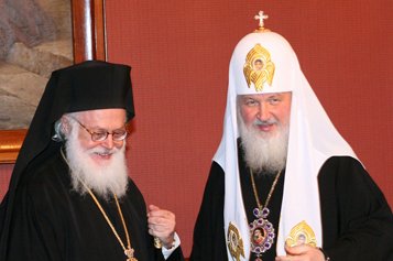 Архиепископ Албанский Анастасий подержал Русскую Православную Церковь в связи с антицерковными выпадами