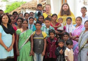 Священник из Петрозаводска окормляет верующих Индии и Бангладеш