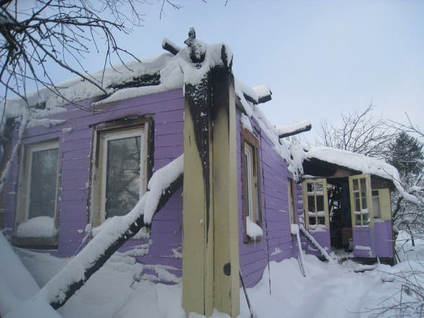 Сгорел дом у журналистки, сотрудницы фонда Андрея Первозванного Ирины Ахундовой
