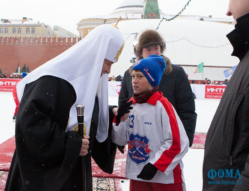 В Москве открылся турнир по русскому хоккею на призы патриарха Кирилла