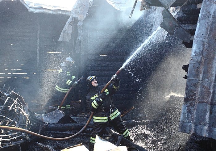 В Хабаровске почти полностью  сгорел деревянный храм в честь святого князя Александра Невского