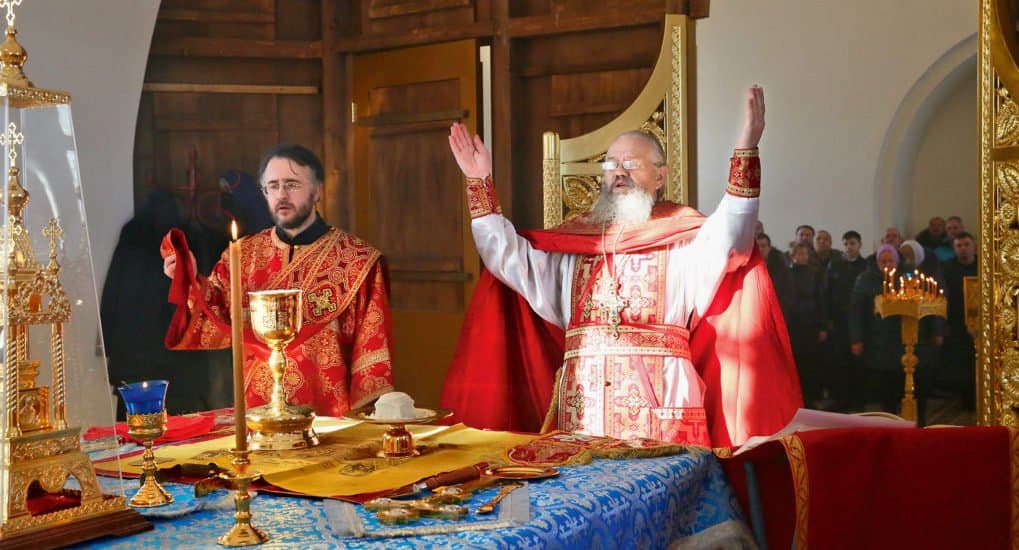 Чудеса в алтаре во время литургии фото