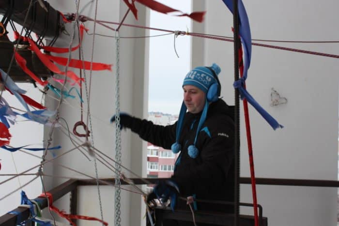 Люди в храме: звонарь