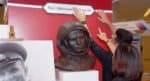 Бюст Юрия Гагарина подарили музею Таиланда