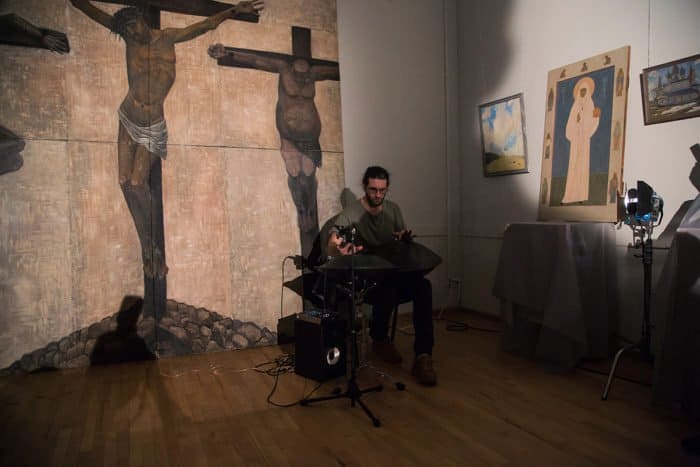 Творчество молодых художников церковной живописи и современного искусства показали на выставке «В поисках утраченной середины»