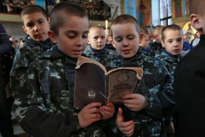 Дети читают канон Андрея Критского