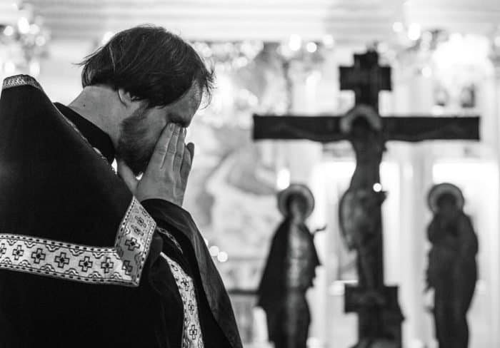 Священники в поисках утраченного времени: взгляд изнутри на одну острую проблему церковной жизни