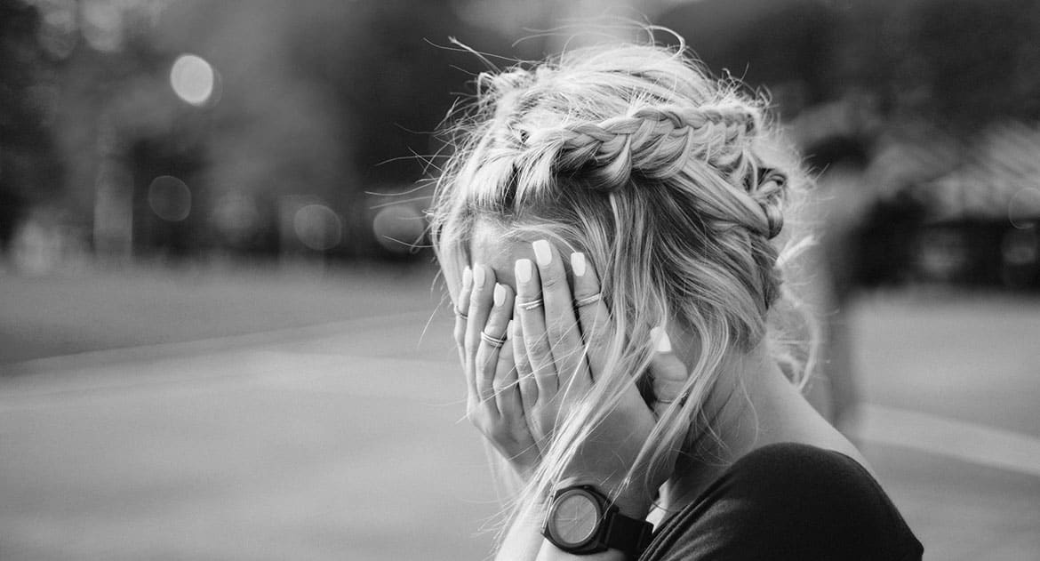 Мама вымещает злость на мне и сестре. Я беременна. Можно