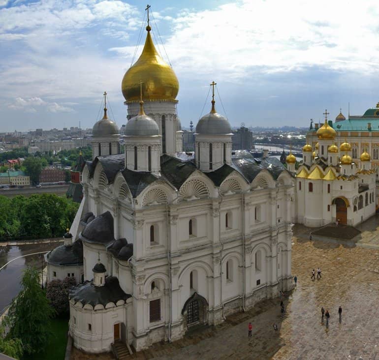Арсеньевская епархия приглашает за 10 минут в день узнать о храмах России X-XVII веков