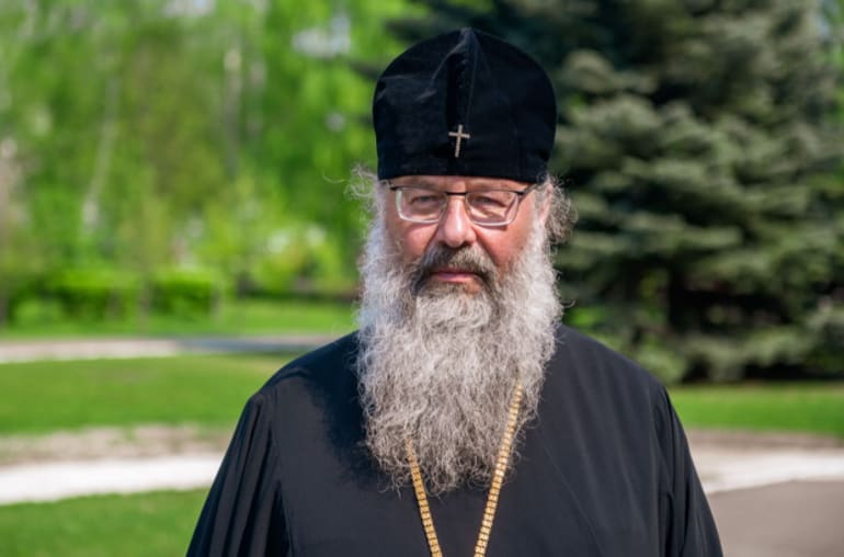 Митрополит Казанский Кирилл навестил детей, пострадавших при атаке на гимназию